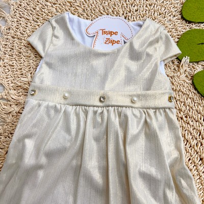 Vestido Dourado Manga Curta com Pérolas 